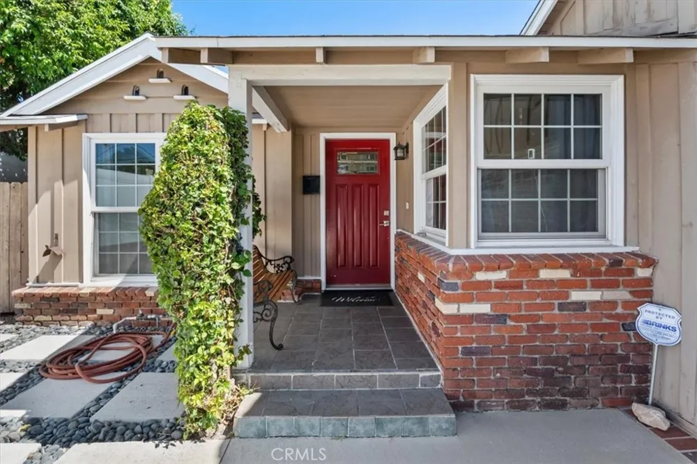 14319 Valerio Street Van Nuys, CA 91405