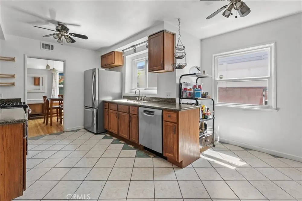 14319 Valerio Street Van Nuys, CA 91405