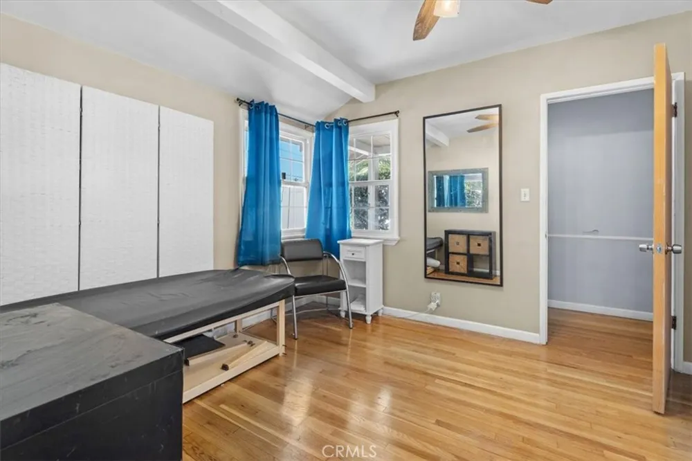 14319 Valerio Street Van Nuys, CA 91405