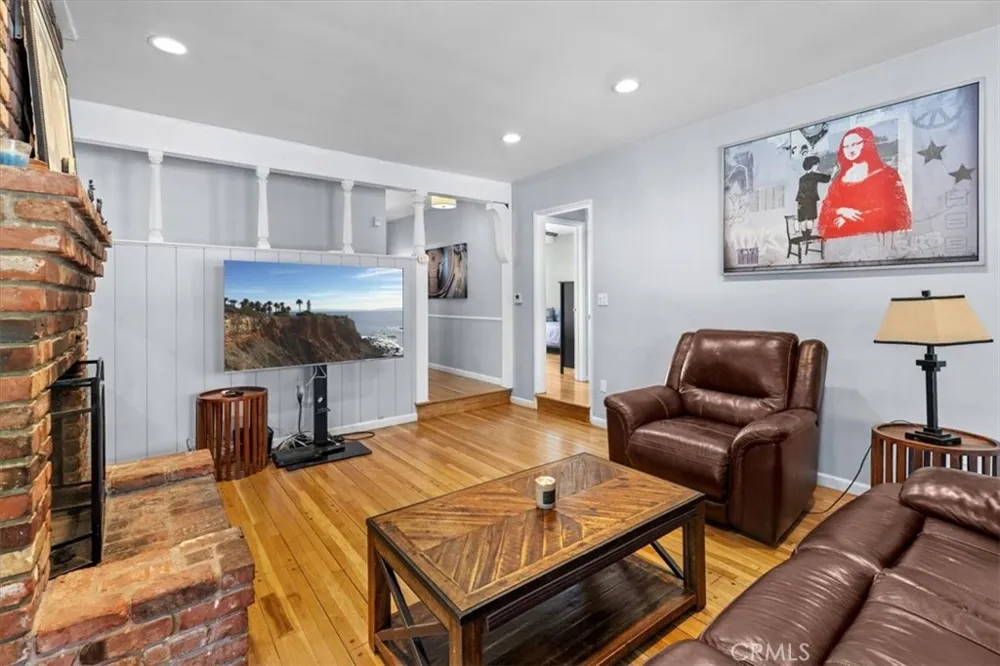 14319 Valerio Street Van Nuys, CA 91405