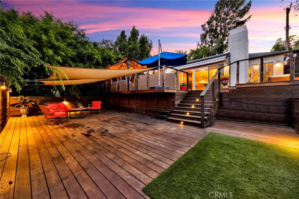 3374 Floyd Los Angeles, CA 90068