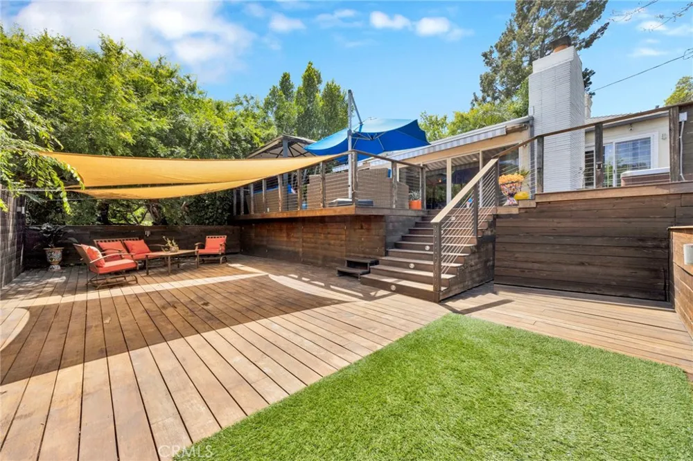 3374 Floyd Los Angeles, CA 90068