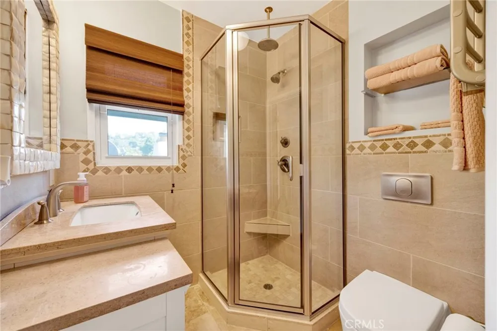 3374 Floyd Los Angeles, CA 90068