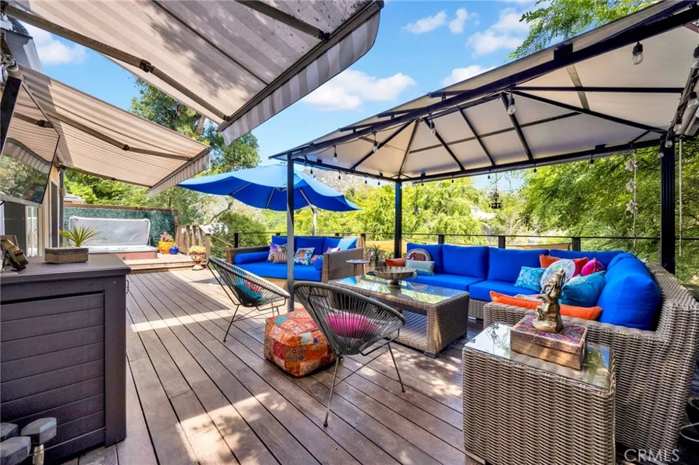3374 Floyd Los Angeles, CA 90068