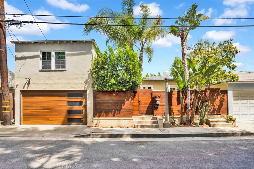 3374 Floyd Los Angeles, CA 90068