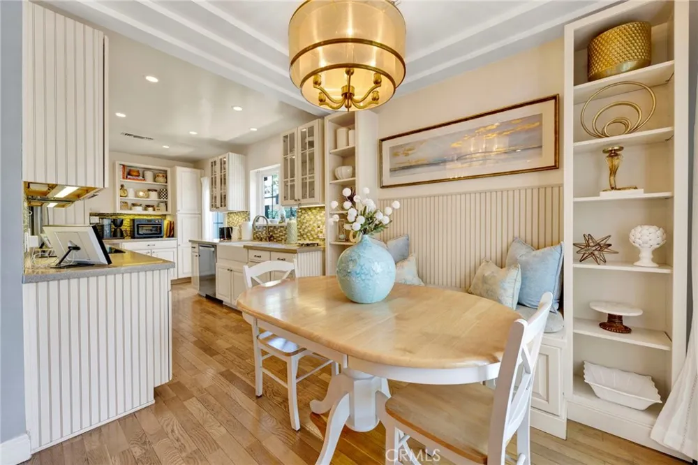 3374 Floyd Los Angeles, CA 90068