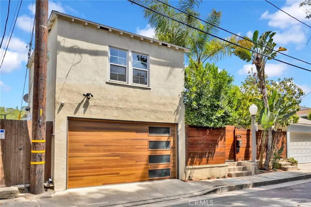 3374 Floyd Los Angeles, CA 90068