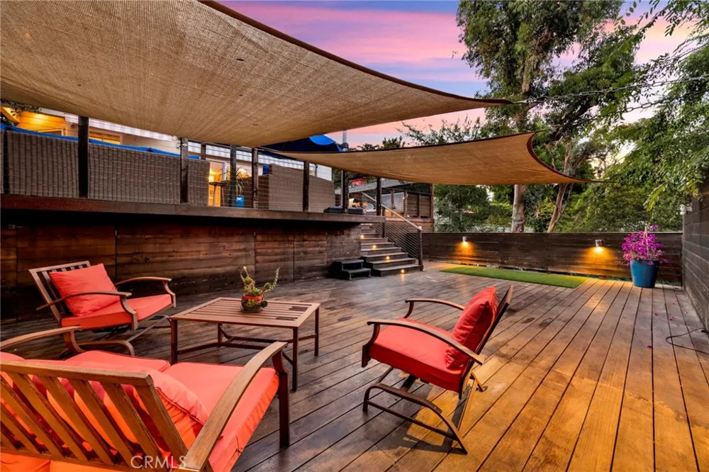 3374 Floyd Los Angeles, CA 90068