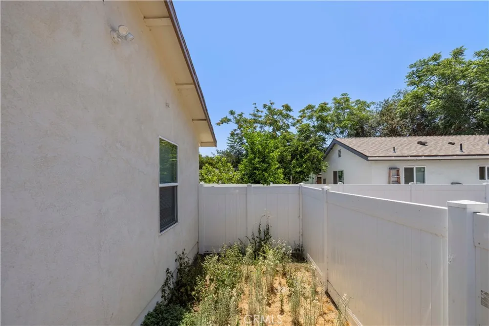 10353 Rincon Avenue Pacoima, CA 91331