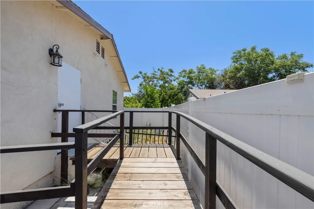 10353 Rincon Avenue Pacoima, CA 91331