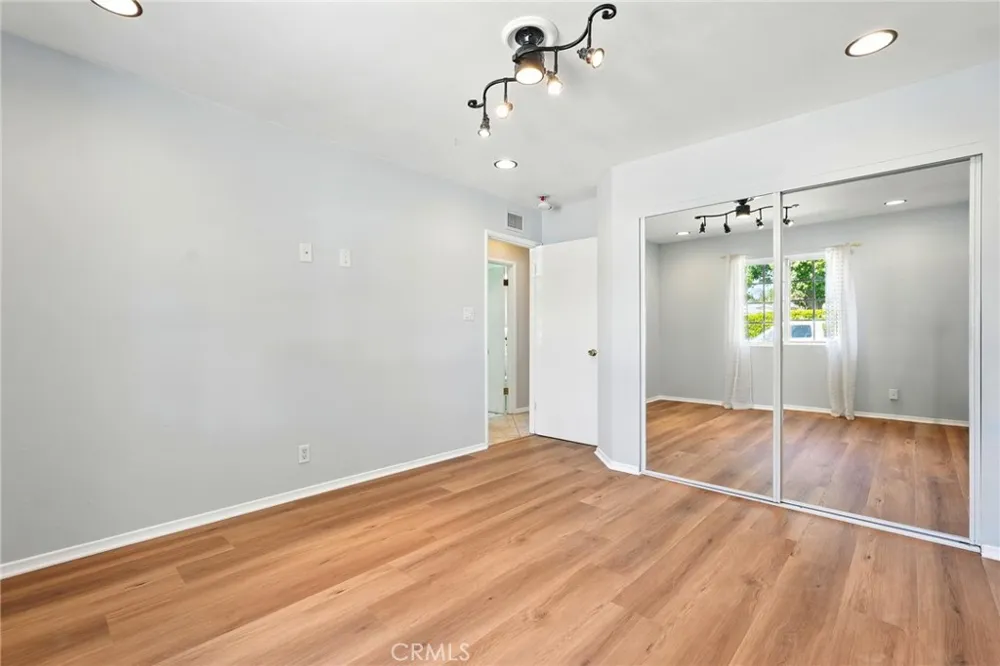 16514 Index Granada Hills, CA 91344