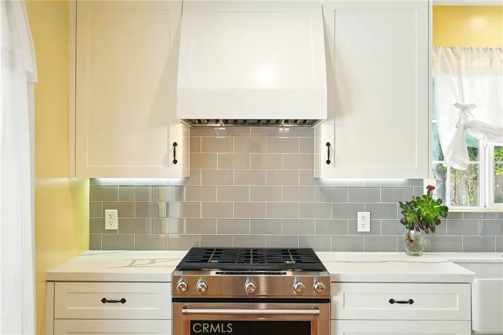 16514 Index Granada Hills, CA 91344