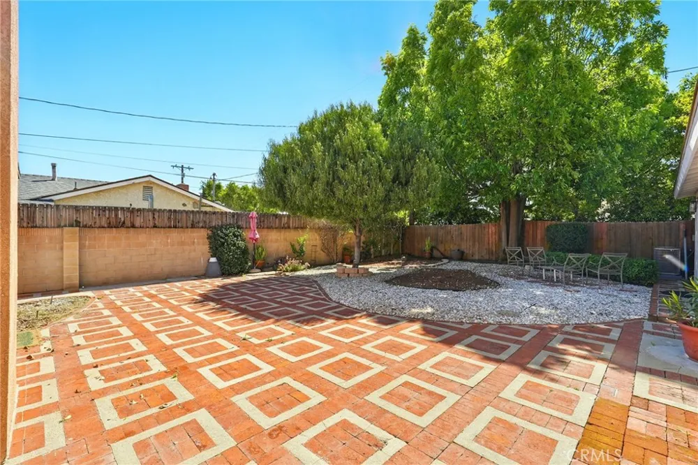 16514 Index Granada Hills, CA 91344