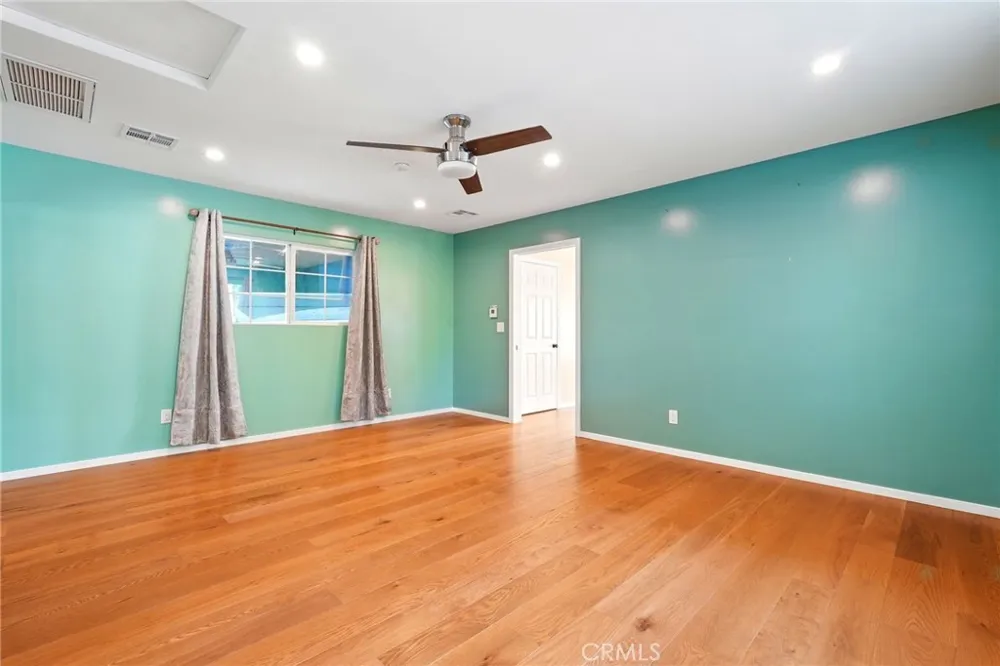 16514 Index Granada Hills, CA 91344