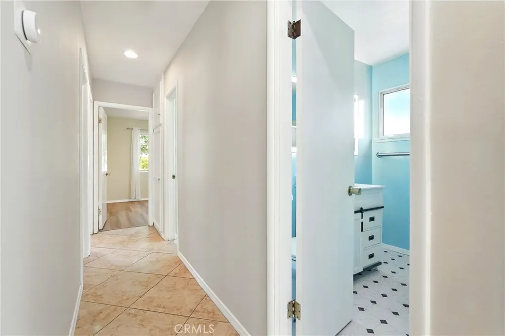 16514 Index Granada Hills, CA 91344