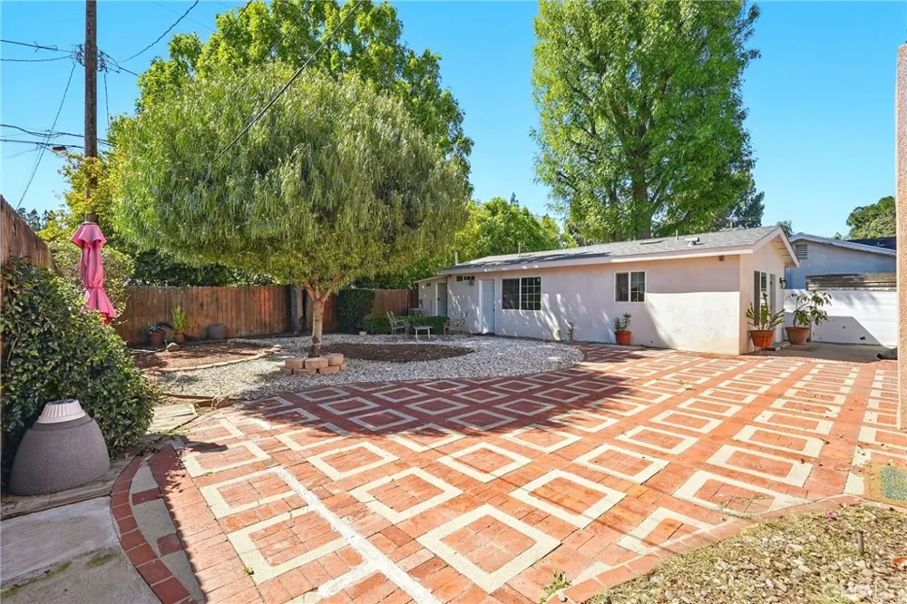 16514 Index Granada Hills, CA 91344