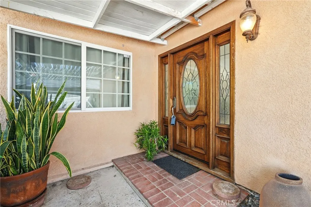 16514 Index Granada Hills, CA 91344