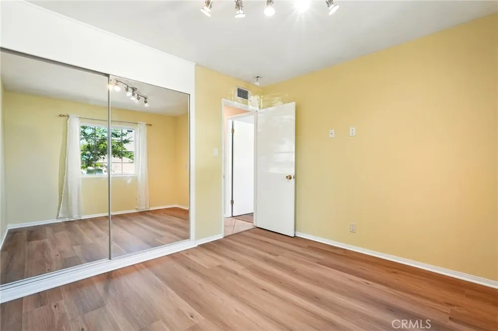 16514 Index Granada Hills, CA 91344