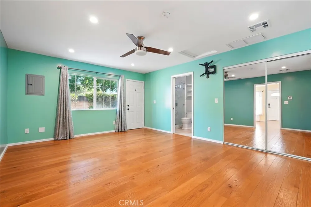 16514 Index Granada Hills, CA 91344