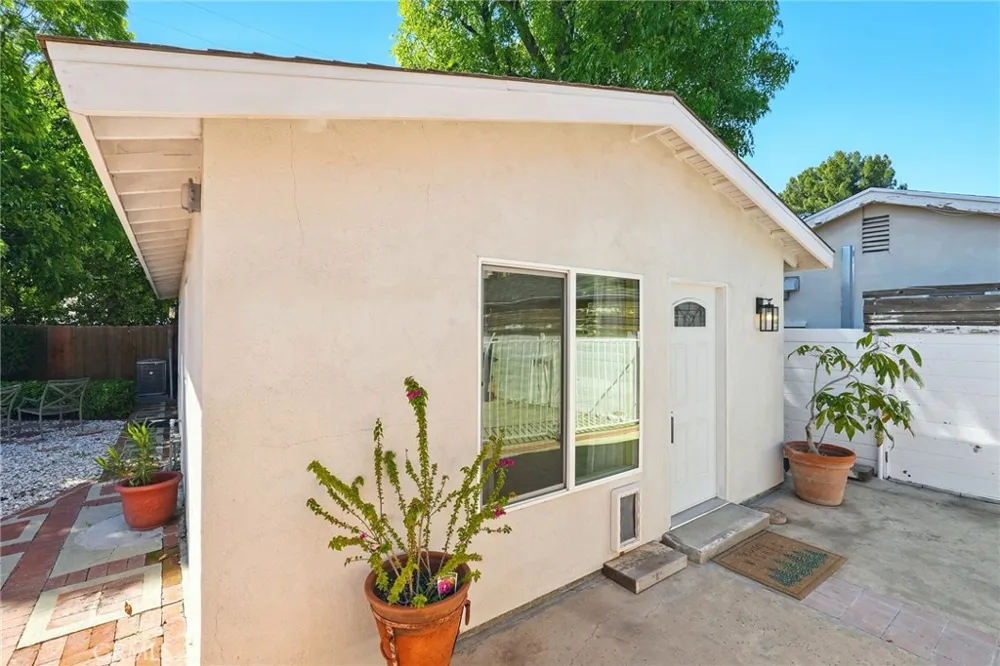 16514 Index Granada Hills, CA 91344