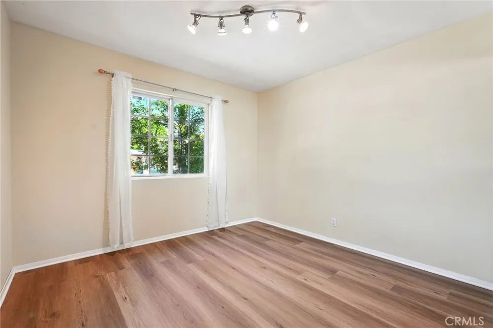 16514 Index Granada Hills, CA 91344