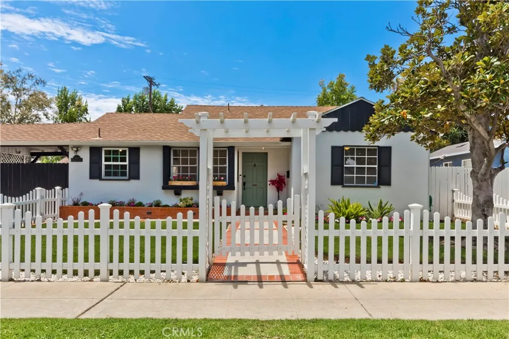 5429 Columbus Avenue Sherman Oaks, CA 91411