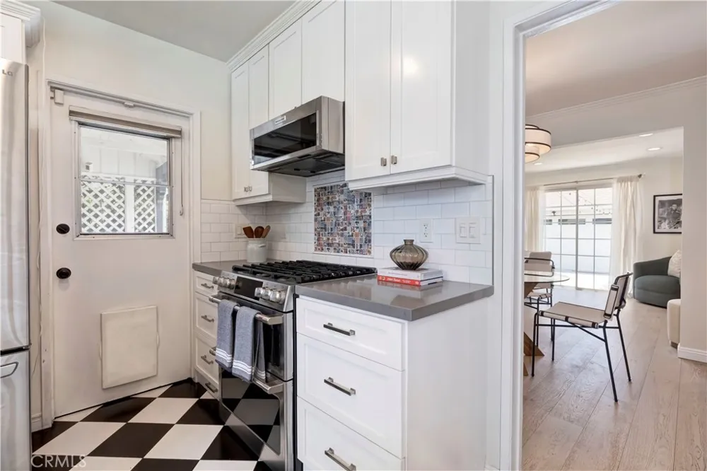 5429 Columbus Avenue Sherman Oaks, CA 91411