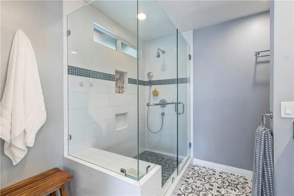 5429 Columbus Avenue Sherman Oaks, CA 91411