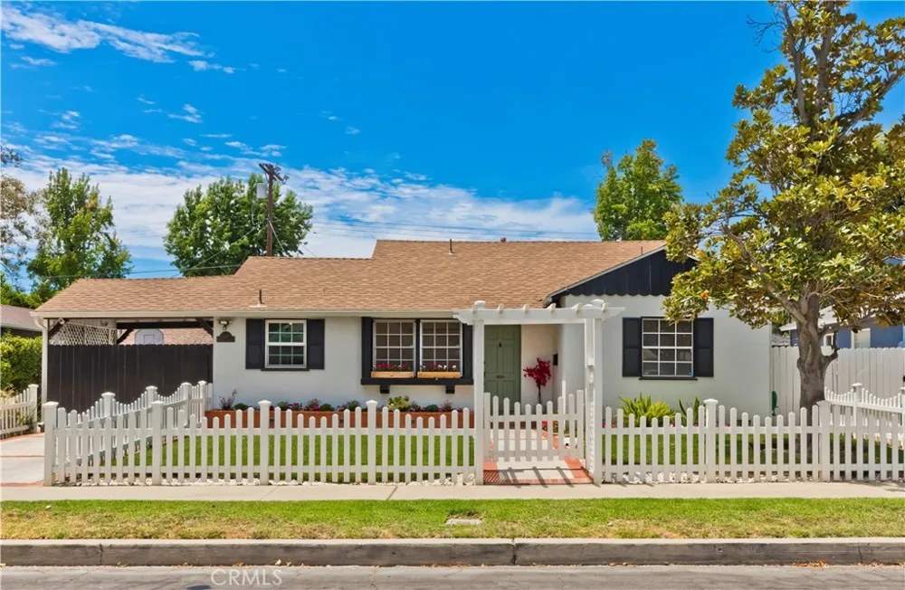 5429 Columbus Avenue Sherman Oaks, CA 91411