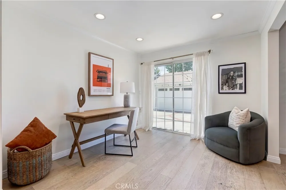 5429 Columbus Avenue Sherman Oaks, CA 91411