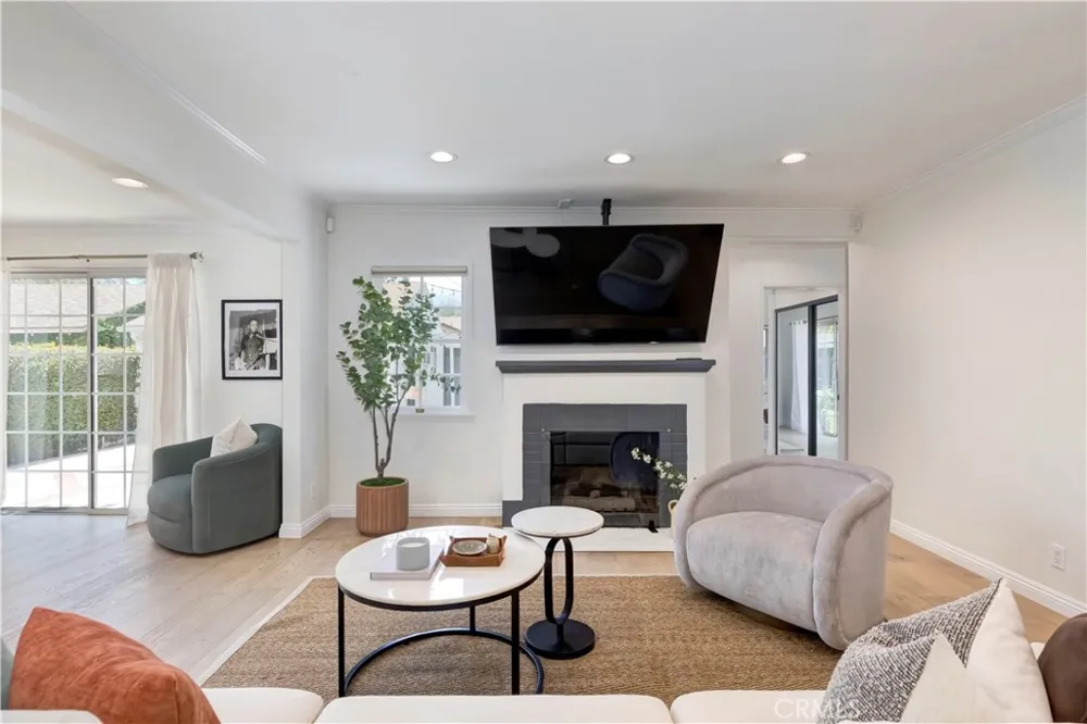 5429 Columbus Avenue Sherman Oaks, CA 91411