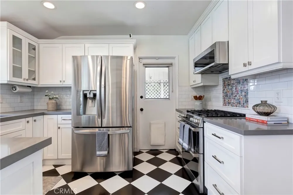 5429 Columbus Avenue Sherman Oaks, CA 91411
