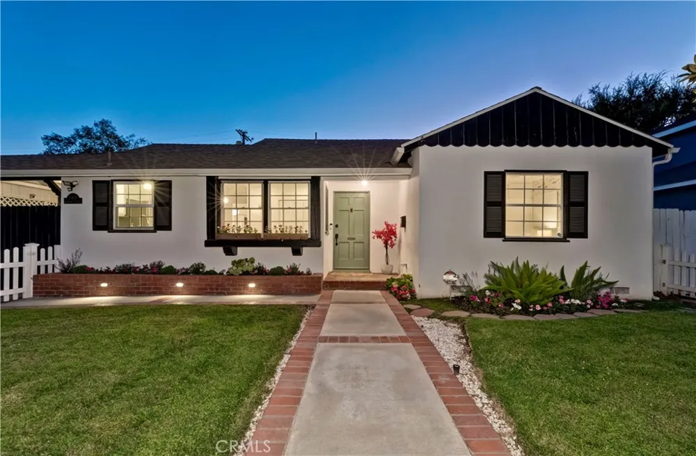5429 Columbus Avenue Sherman Oaks, CA 91411