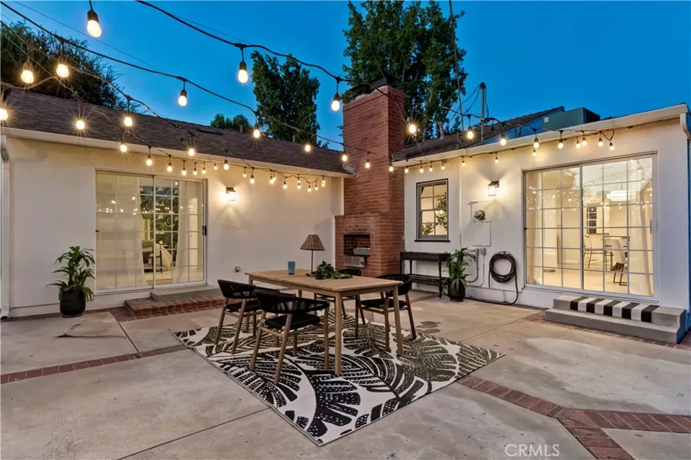 5429 Columbus Avenue Sherman Oaks, CA 91411