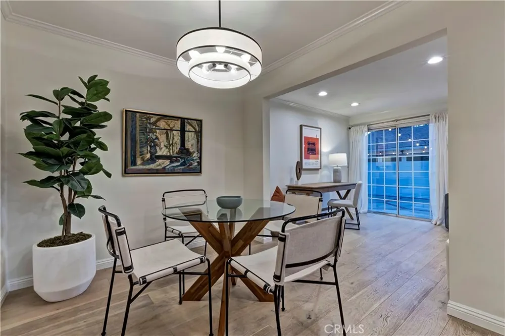 5429 Columbus Avenue Sherman Oaks, CA 91411