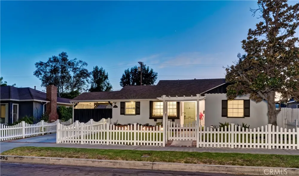 5429 Columbus Avenue Sherman Oaks, CA 91411