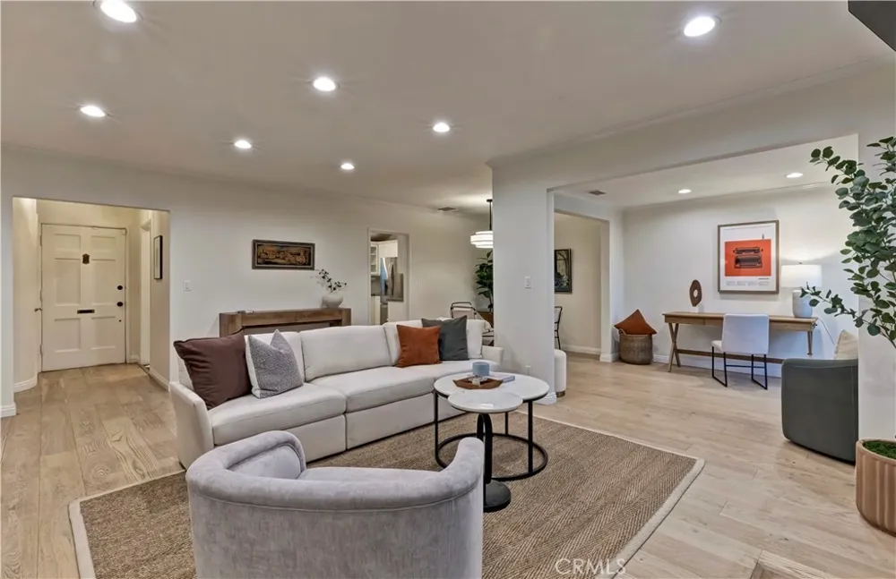 5429 Columbus Avenue Sherman Oaks, CA 91411