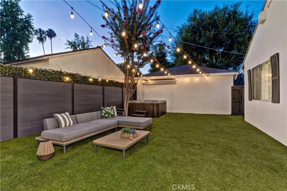 5429 Columbus Avenue Sherman Oaks, CA 91411