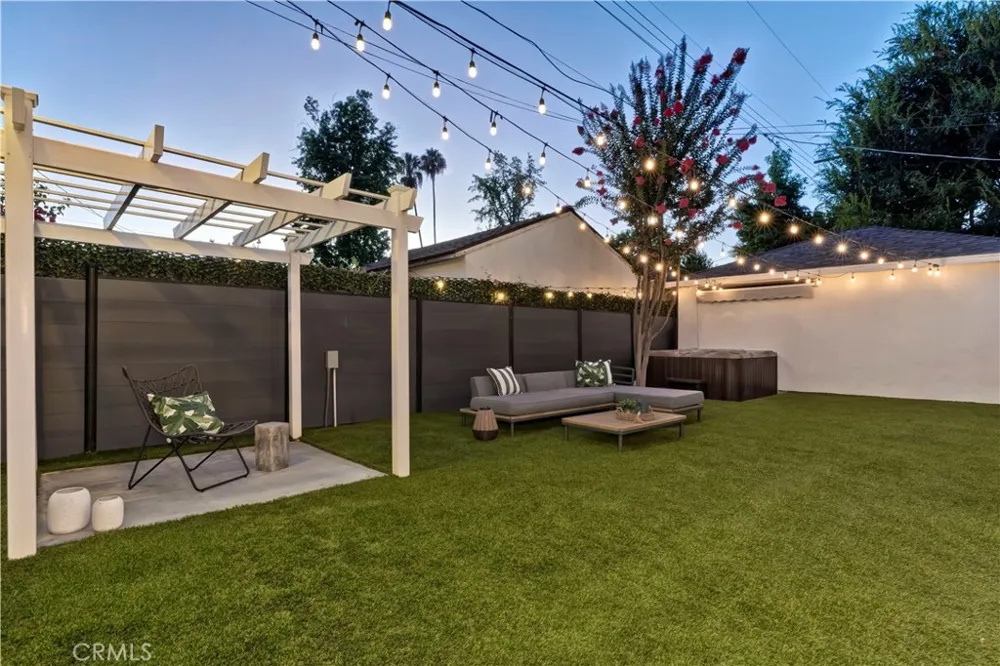 5429 Columbus Avenue Sherman Oaks, CA 91411