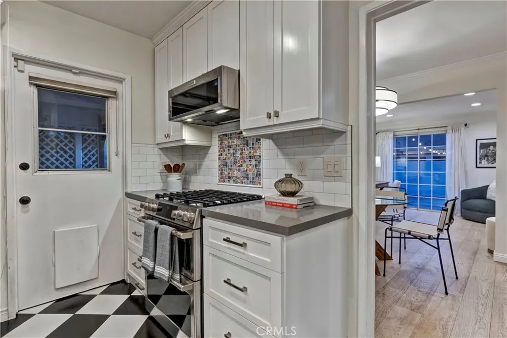 5429 Columbus Avenue Sherman Oaks, CA 91411