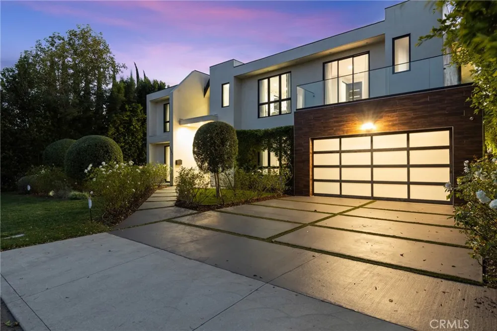 4545 Stern Avenue Sherman Oaks, CA 91423