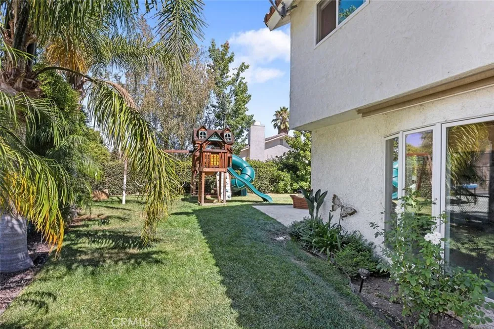 20906 Susan Carole Drive Saugus, CA 91350