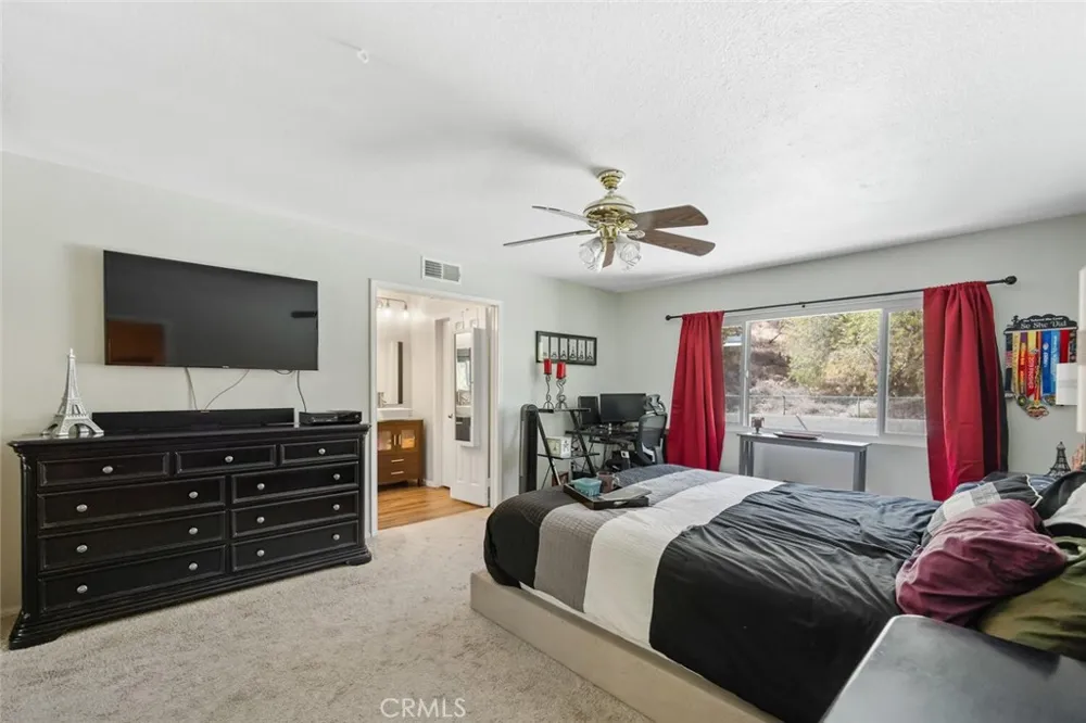 20906 Susan Carole Drive Saugus, CA 91350