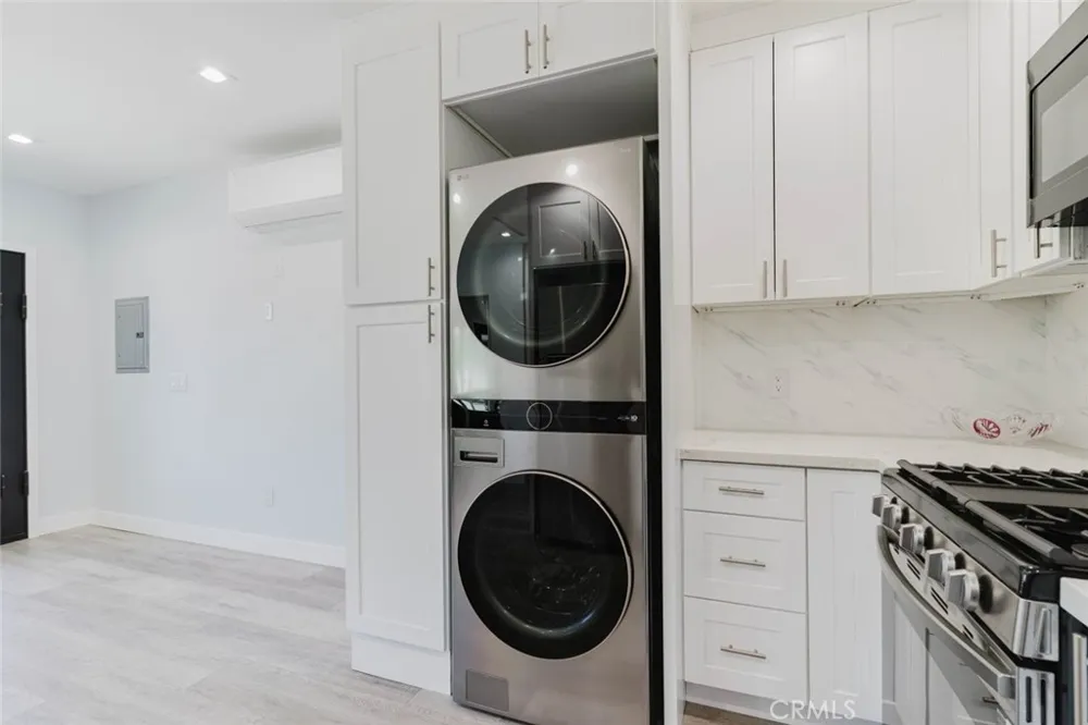 8544 Wisner Avenue North Hills, CA 91343