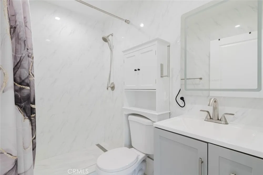 8544 Wisner Avenue North Hills, CA 91343