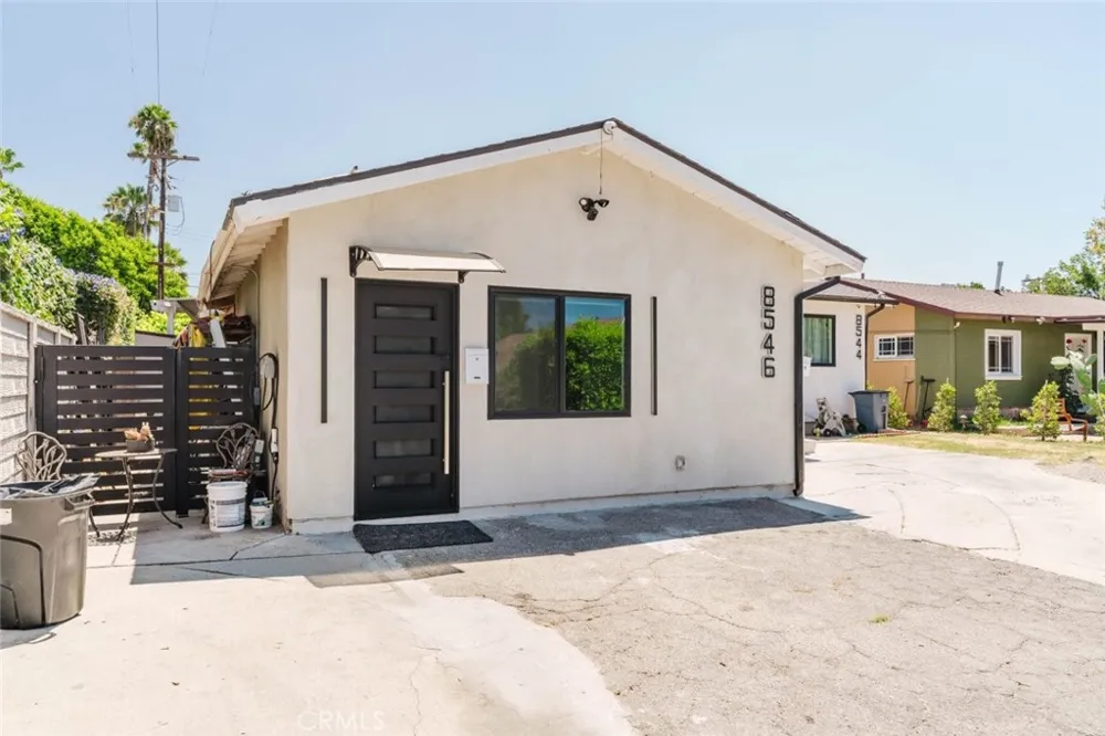 8544 Wisner Avenue North Hills, CA 91343