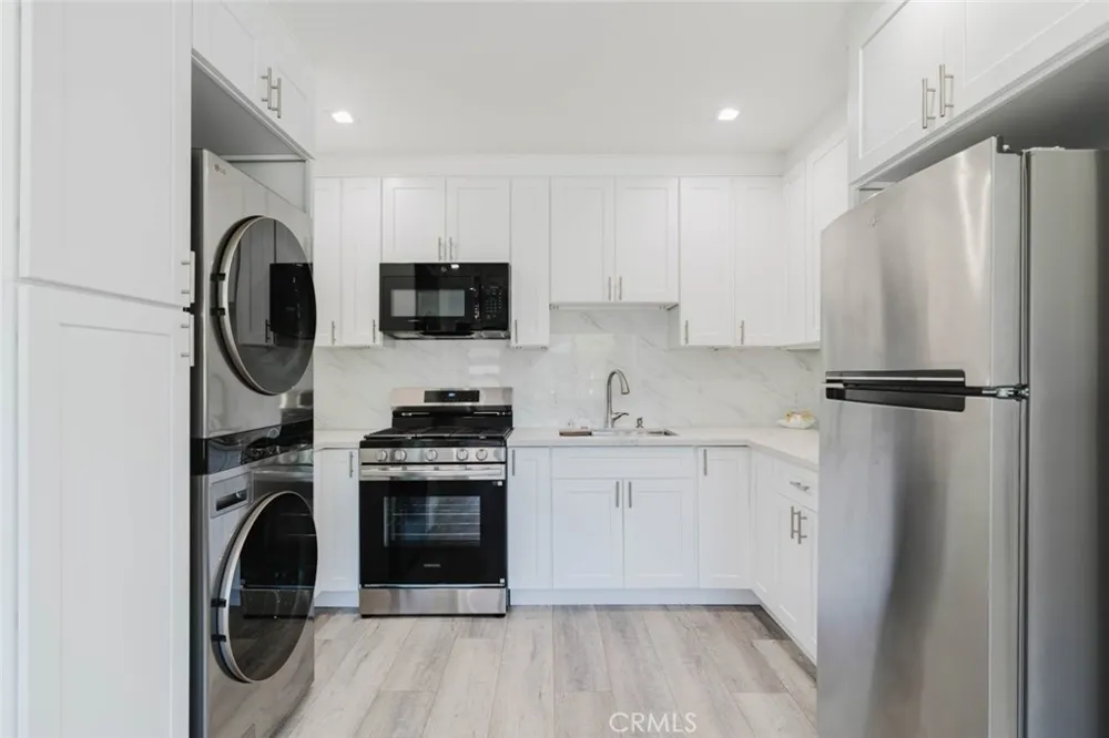 8544 Wisner Avenue North Hills, CA 91343
