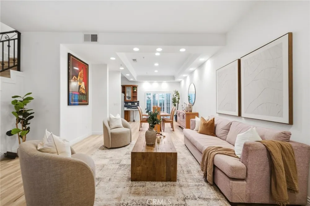 10833 Kling Street #4 North Hollywood, CA 91602