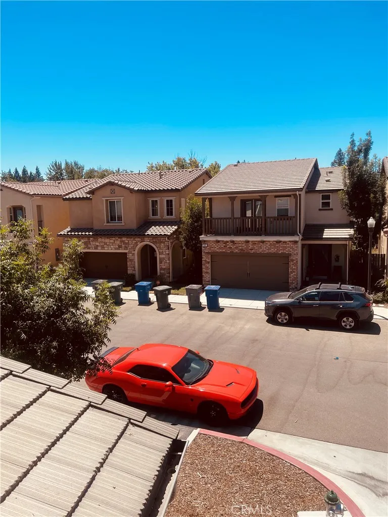 6251 E Overlook Fresno, CA 93727