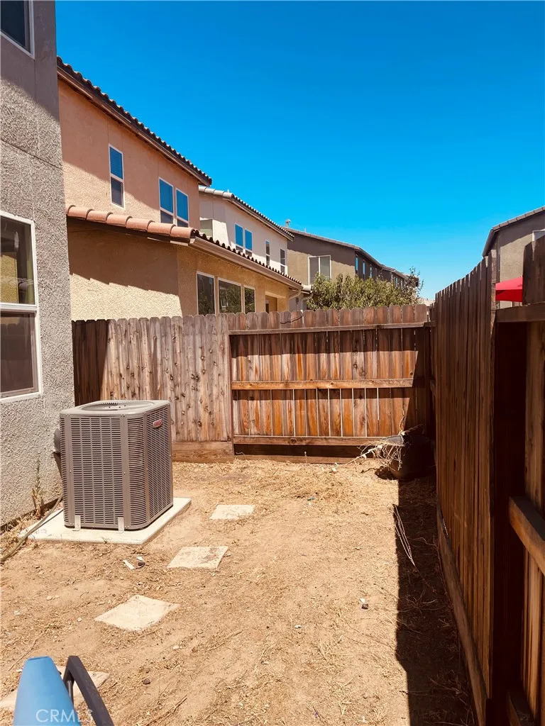 6251 E Overlook Fresno, CA 93727